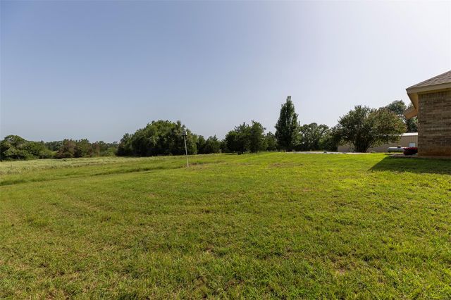 1504 County Road 459, Thorndale, TX 76577