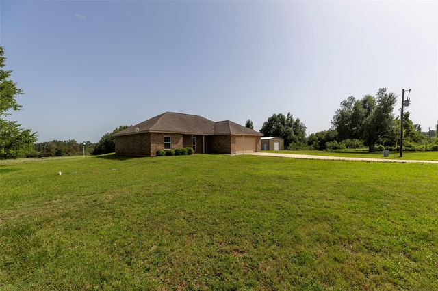 1504 County Road 459, Thorndale, TX 76577