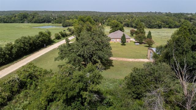 1504 County Road 459, Thorndale, TX 76577