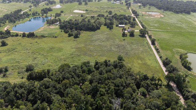 1504 County Road 459, Thorndale, TX 76577