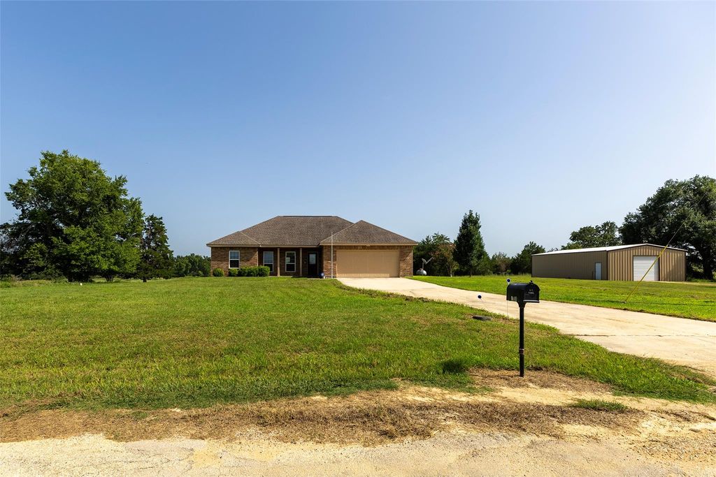 1504 County Road 459, Thorndale, TX 76577