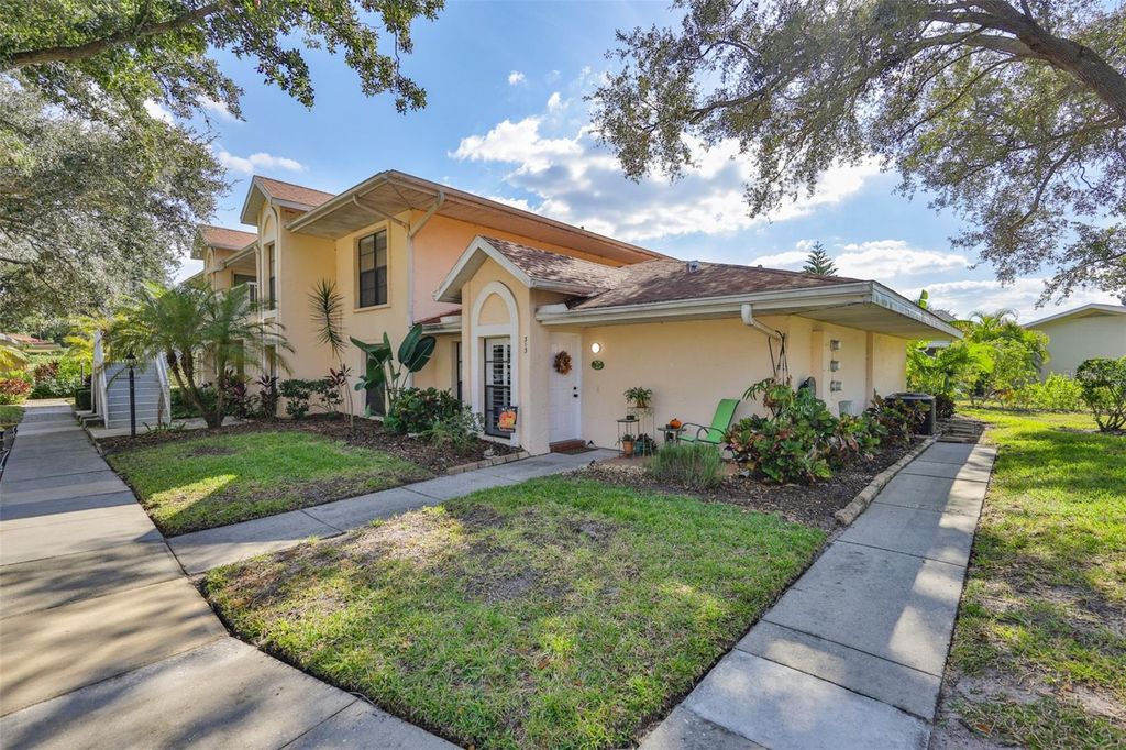 313 KNOTTWOOD COURT, Sun City Center, FL 33573
