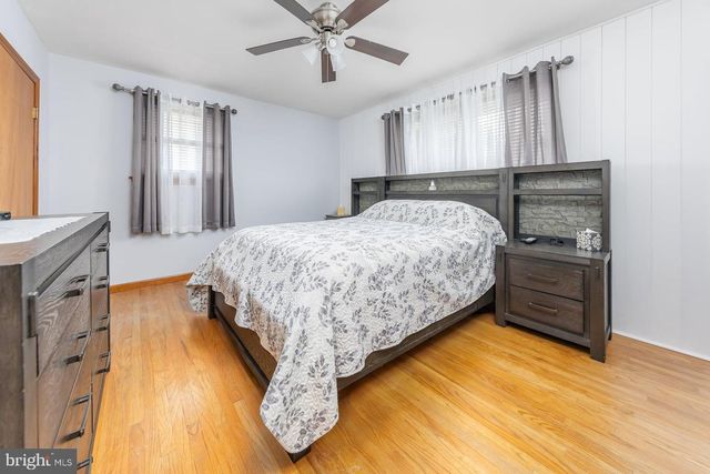 160 E BROAD ST, Gibbstown, NJ 08027