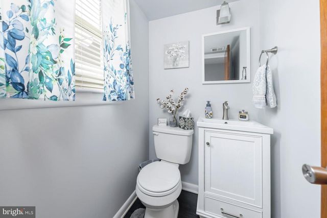 160 E BROAD ST, Gibbstown, NJ 08027