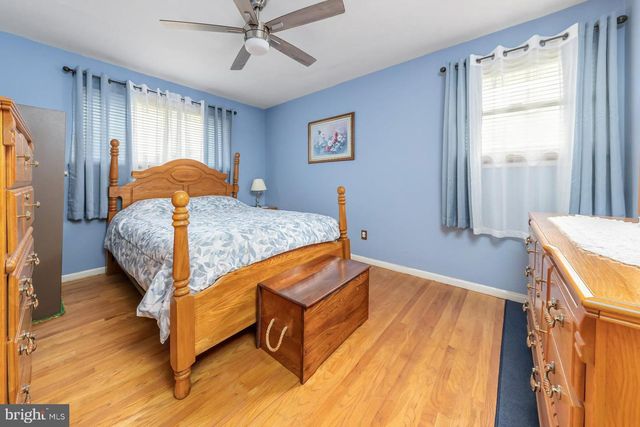 160 E BROAD ST, Gibbstown, NJ 08027