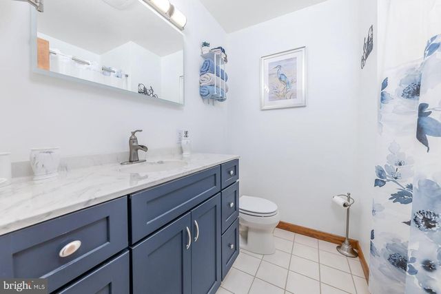 160 E BROAD ST, Gibbstown, NJ 08027