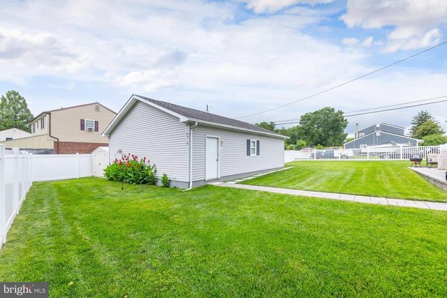 160 E BROAD ST, Gibbstown, NJ 08027