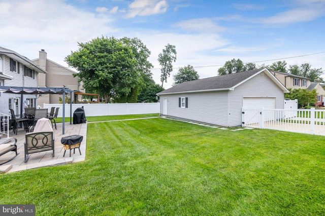 160 E BROAD ST, Gibbstown, NJ 08027