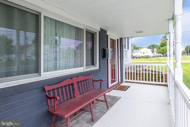 160 E BROAD ST, Gibbstown, NJ 08027