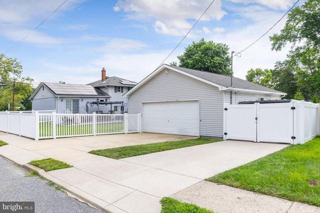 160 E BROAD ST, Gibbstown, NJ 08027