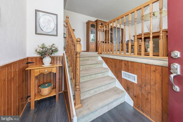 160 E BROAD ST, Gibbstown, NJ 08027