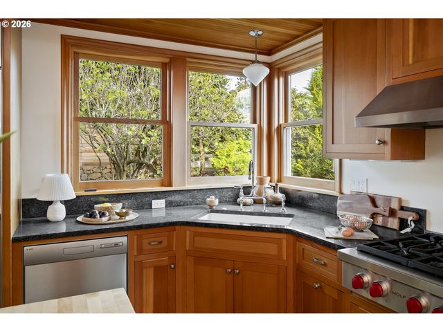 4116 Ne 17TH Ave, Portland, OR 97211