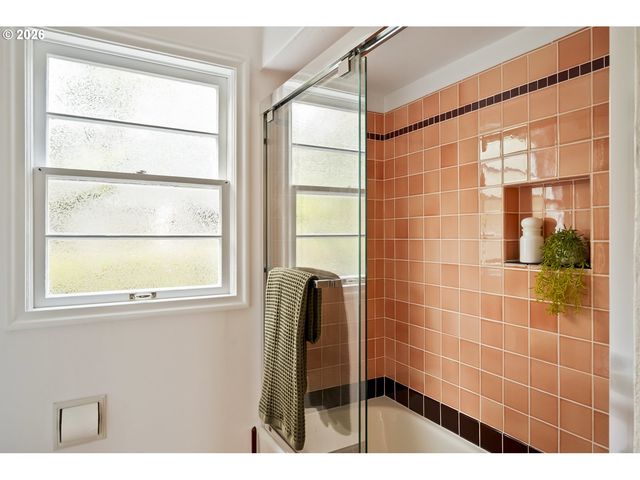 4116 Ne 17TH Ave, Portland, OR 97211