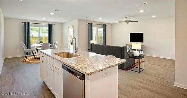 8001 Westwood Circle, 3b, Ocean Springs, MS 39564