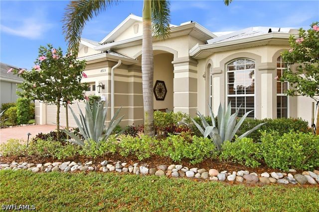 4923 Sedgewood PL, Naples, FL 34112