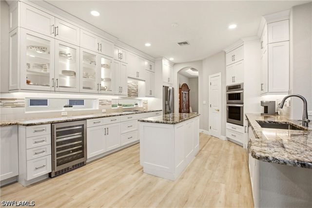 4923 Sedgewood PL, Naples, FL 34112