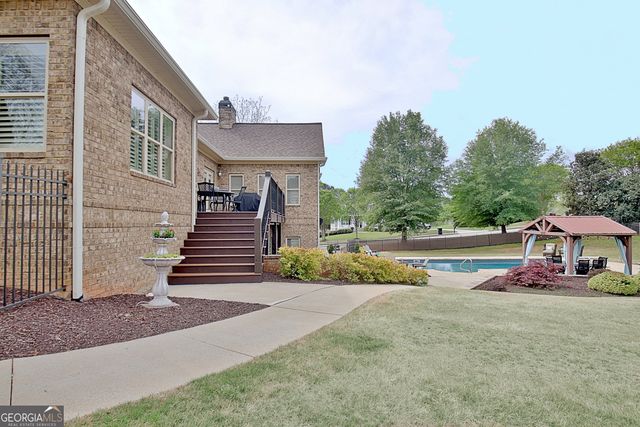 100 Wickham Drive, Tyrone, GA 30290