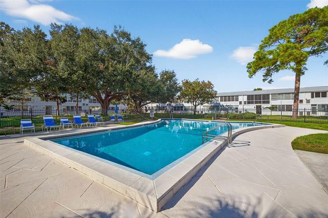 7770 DR MARTIN LUTHER KING JR STREET N 206, St Petersburg, FL 33702