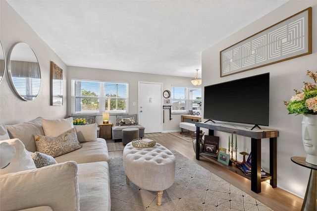 7770 DR MARTIN LUTHER KING JR STREET N 206, St Petersburg, FL 33702