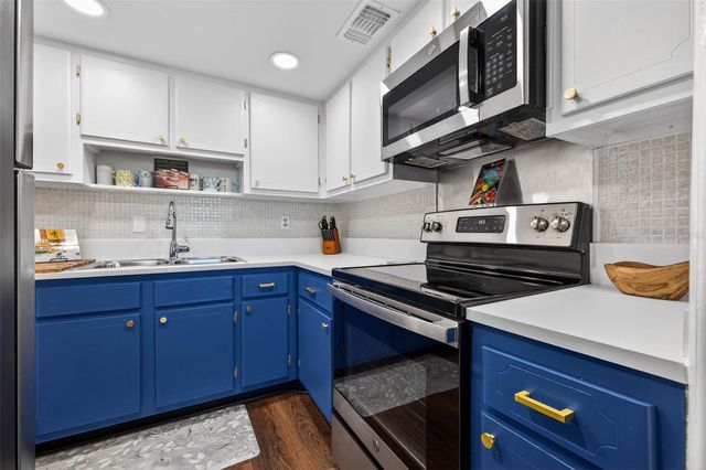 7770 DR MARTIN LUTHER KING JR STREET N 206, St Petersburg, FL 33702