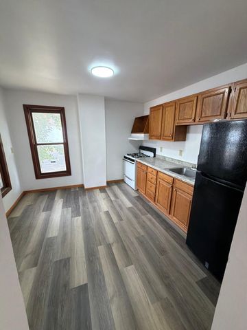 366 Hope Street, Saint Paul, MN 55106