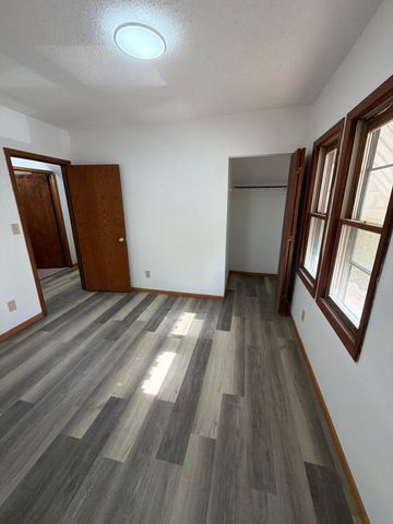 366 Hope Street, Saint Paul, MN 55106