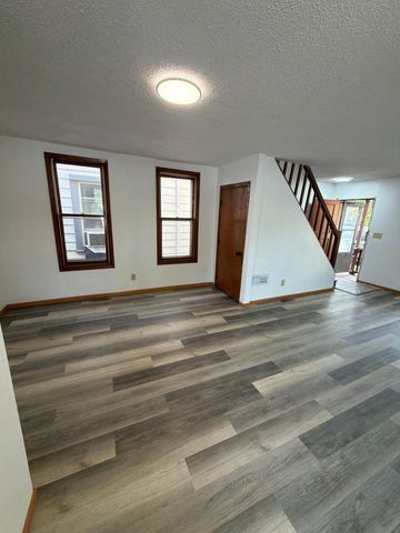 366 Hope Street, Saint Paul, MN 55106