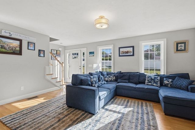 1687 Phillips Rd, New Bedford, MA 02745