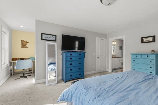 1687 Phillips Rd, New Bedford, MA 02745