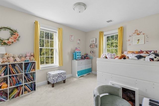 1687 Phillips Rd, New Bedford, MA 02745