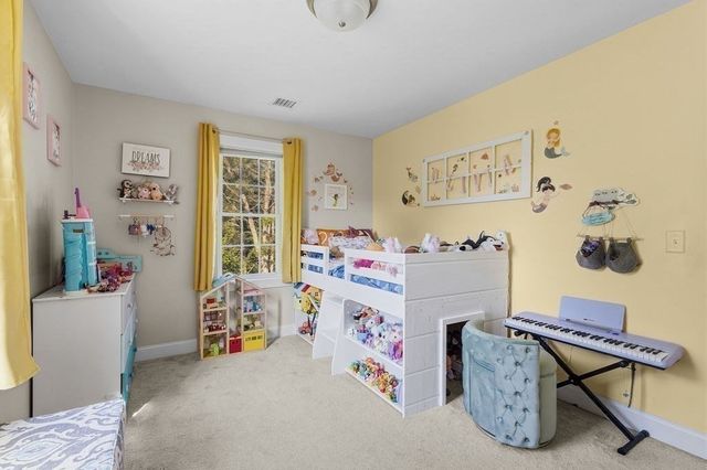 1687 Phillips Rd, New Bedford, MA 02745