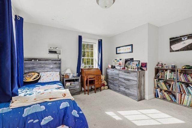 1687 Phillips Rd, New Bedford, MA 02745