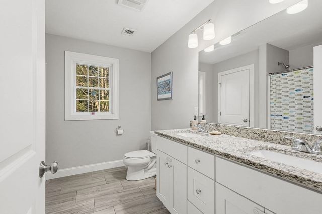 1687 Phillips Rd, New Bedford, MA 02745