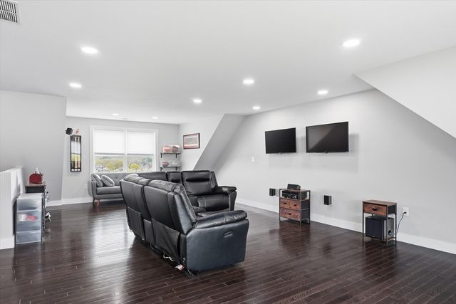 46 Grand View Ave, Lynn, MA 01904