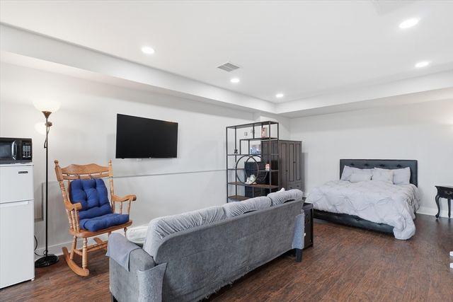 46 Grand View Ave, Lynn, MA 01904
