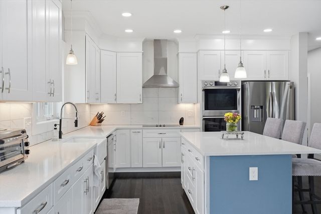46 Grand View Ave, Lynn, MA 01904