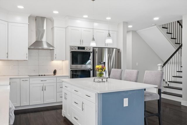 46 Grand View Ave, Lynn, MA 01904
