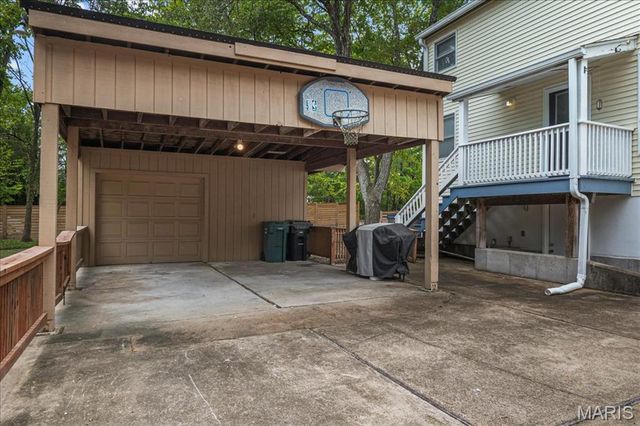 558 S Geyer Road, Kirkwood, MO 63122