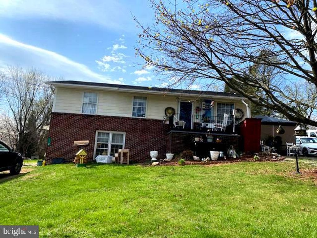202 OLD MARTINSBURG RD, Shepherdstown, WV 25443