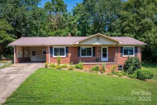 214 Howard Street, Morganton, NC 28655