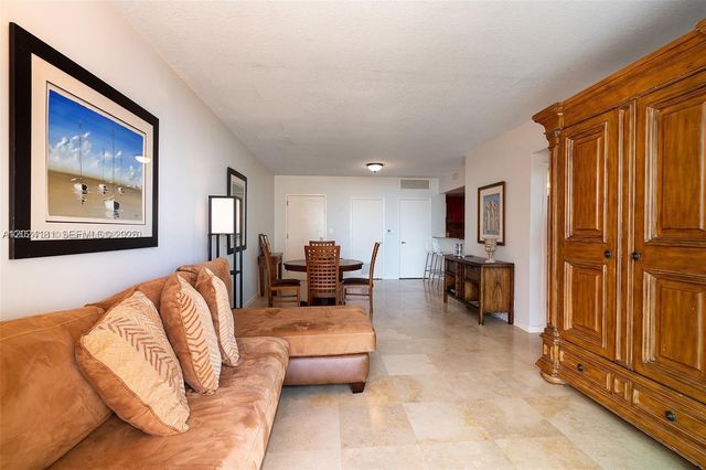 9066 SW 73rd Ct 1202, Miami, FL 33156