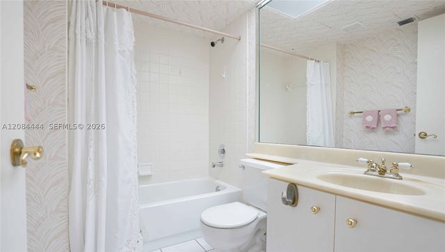 13001 SW 15th Ct 405T, Pembroke Pines, FL 33027