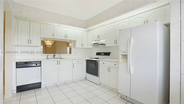 13001 SW 15th Ct 405T, Pembroke Pines, FL 33027