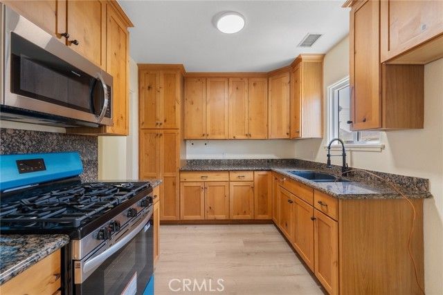 932 6th Street, Redlands, CA 92374