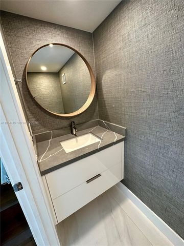 9060 SW 215th Ter, Cutler Bay, FL 33189