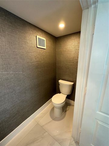 9060 SW 215th Ter, Cutler Bay, FL 33189