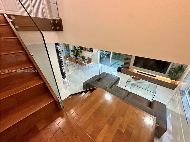 9060 SW 215th Ter, Cutler Bay, FL 33189