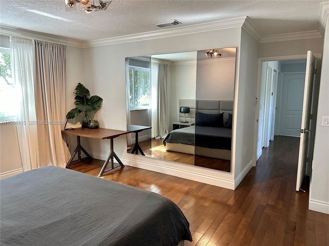 9060 SW 215th Ter, Cutler Bay, FL 33189