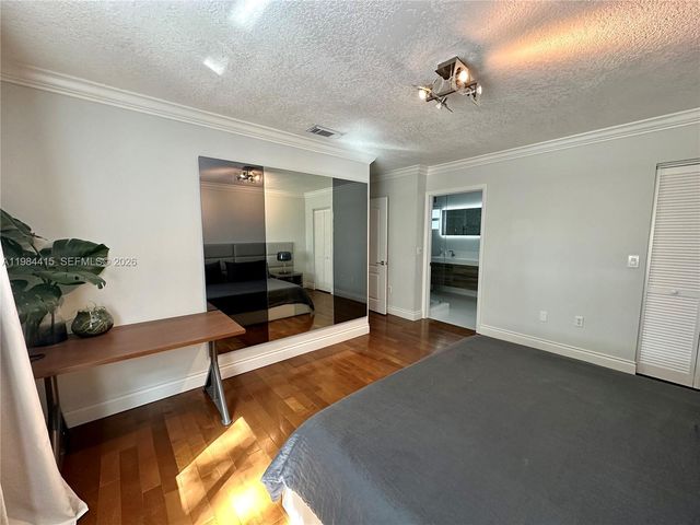 9060 SW 215th Ter, Cutler Bay, FL 33189