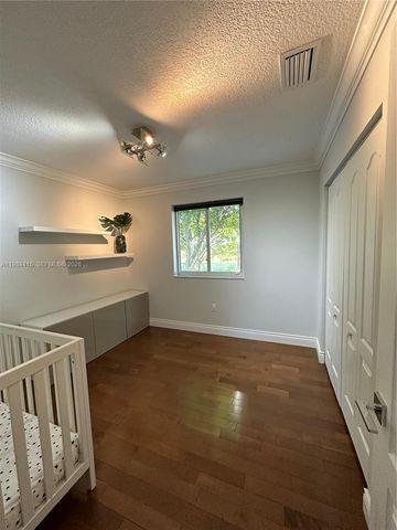 9060 SW 215th Ter, Cutler Bay, FL 33189